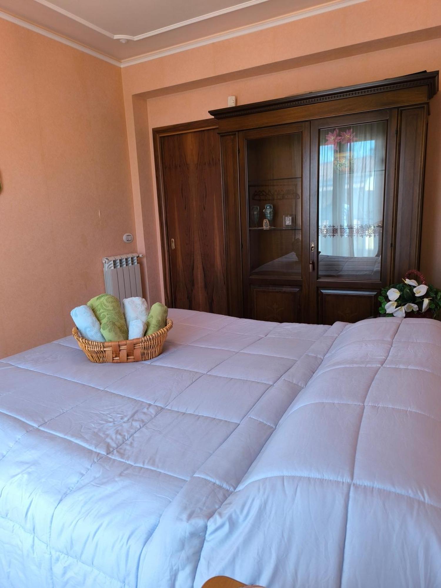Bed & Breakfast Kalinka Bed and Breakfast Motta SantʼAnastasia Εξωτερικό φωτογραφία