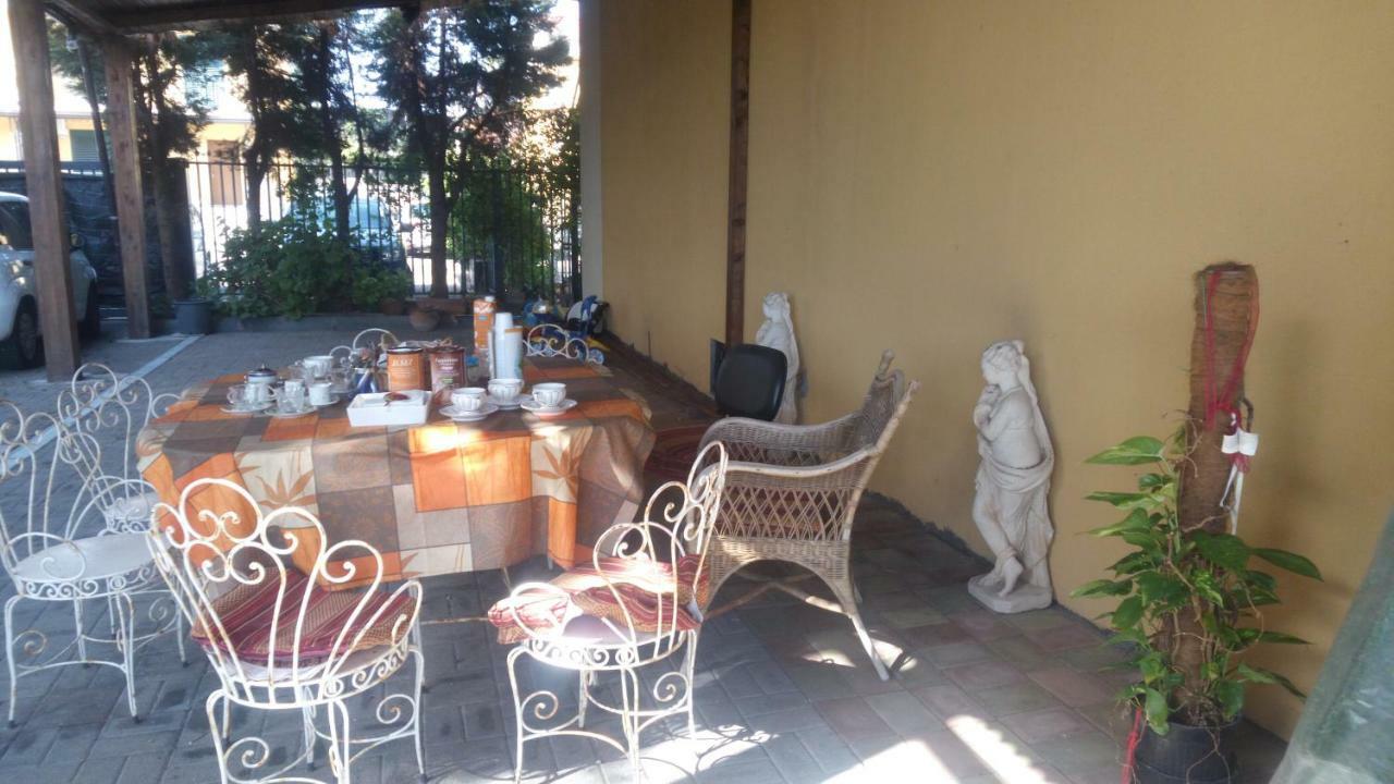 Bed & Breakfast Kalinka Bed and Breakfast Motta SantʼAnastasia Εξωτερικό φωτογραφία
