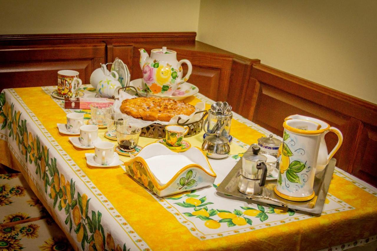 Bed & Breakfast Kalinka Bed and Breakfast Motta SantʼAnastasia Εξωτερικό φωτογραφία